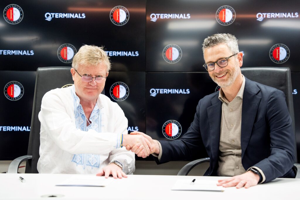 Shaking hands between Mr. Neville Bissett, Group CEO of QTerminals and Mr. Ruud van der Knaap, Feyenoord’s CCO